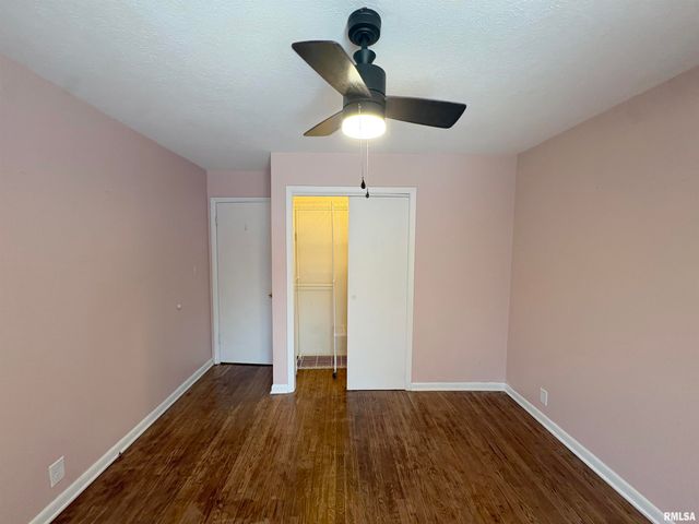 3306 W GLEN Avenue, Peoria, IL 61615