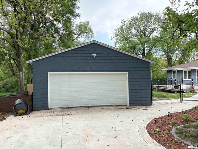 3306 W GLEN Avenue, Peoria, IL 61615