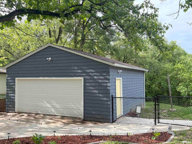 3306 W GLEN Avenue, Peoria, IL 61615