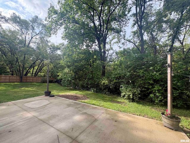 3306 W GLEN Avenue, Peoria, IL 61615