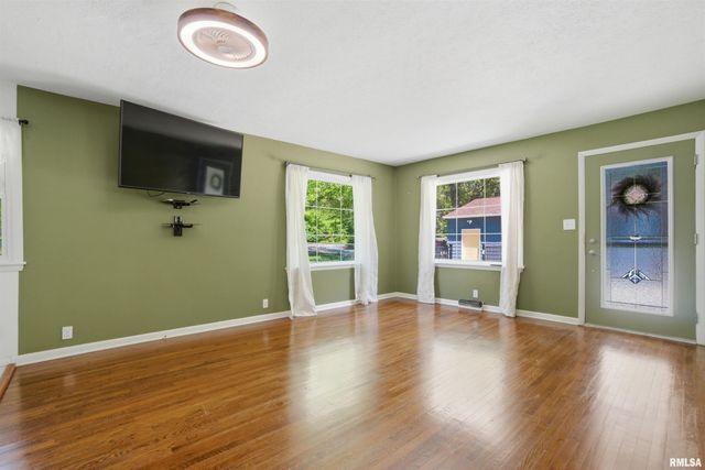 3306 W GLEN Avenue, Peoria, IL 61615