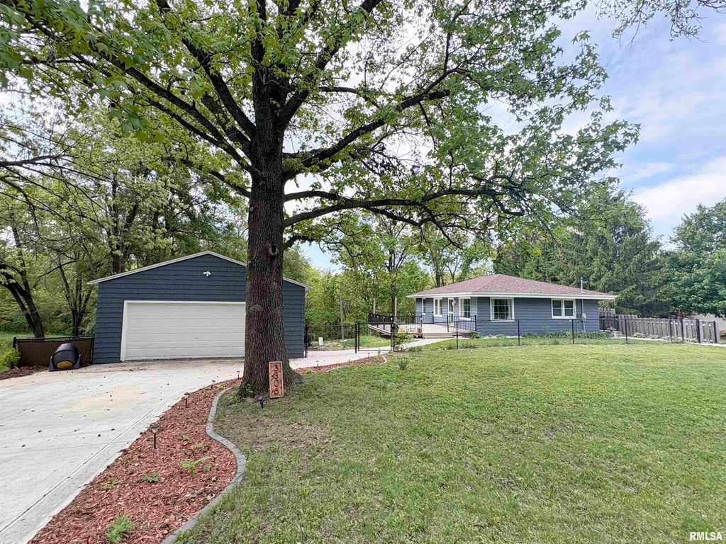 3306 W GLEN Avenue, Peoria, IL 61615