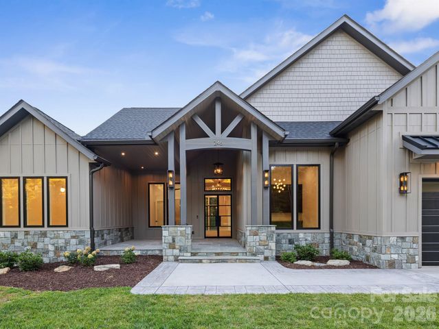 246 Turkey Ridge Road, Fletcher, NC 28732