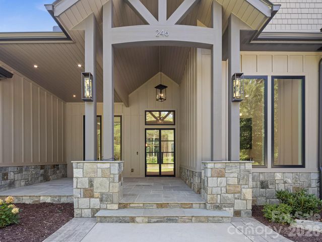 246 Turkey Ridge Road, Fletcher, NC 28732