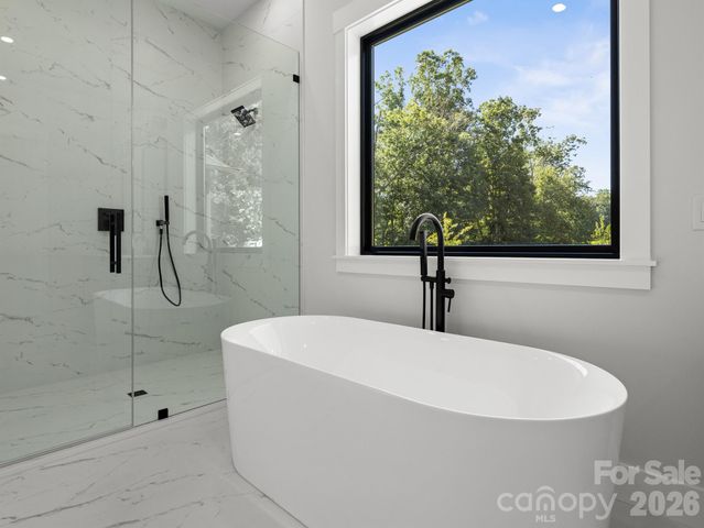 246 Turkey Ridge Road, Fletcher, NC 28732