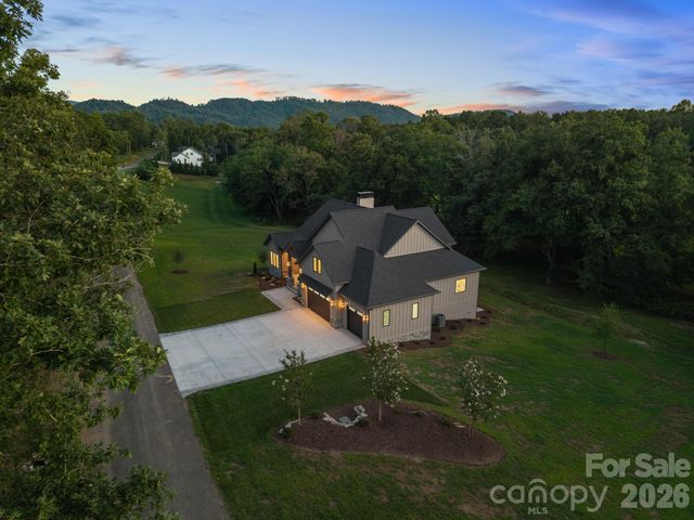246 Turkey Ridge Road, Fletcher, NC 28732