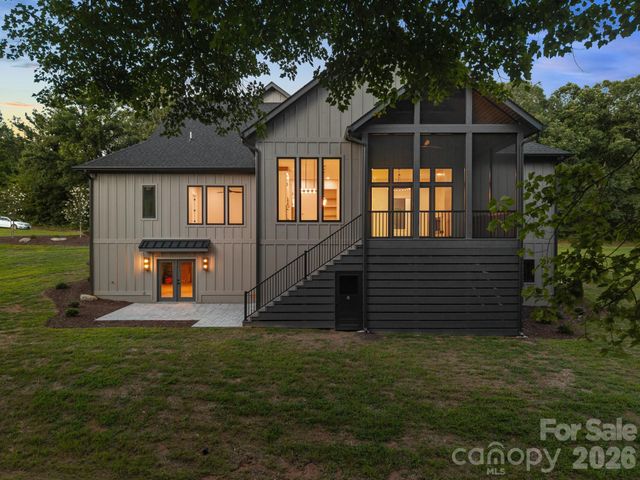 246 Turkey Ridge Road, Fletcher, NC 28732