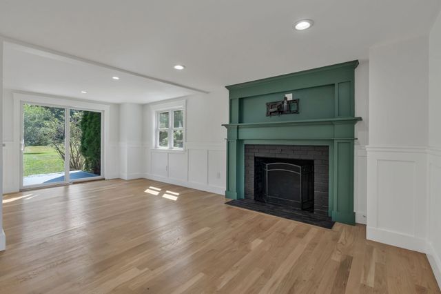 10 Briggs Ln, Marion, MA 02738