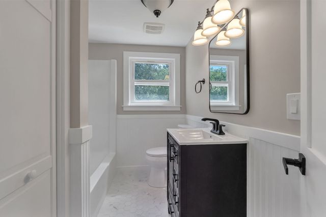 10 Briggs Ln, Marion, MA 02738