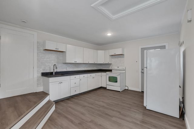 10 Briggs Ln, Marion, MA 02738