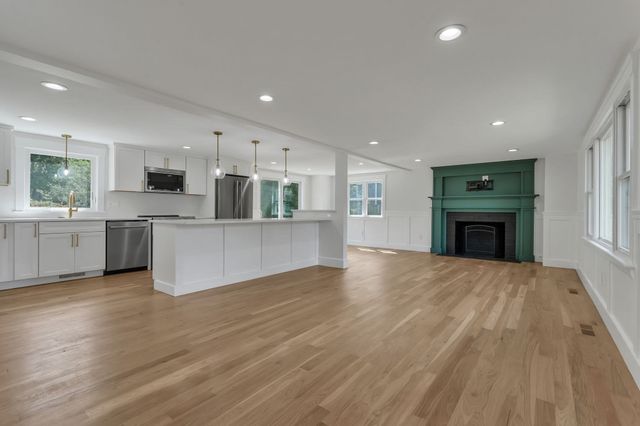 10 Briggs Ln, Marion, MA 02738
