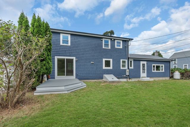 10 Briggs Ln, Marion, MA 02738
