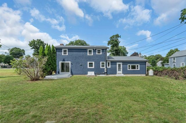 10 Briggs Ln, Marion, MA 02738