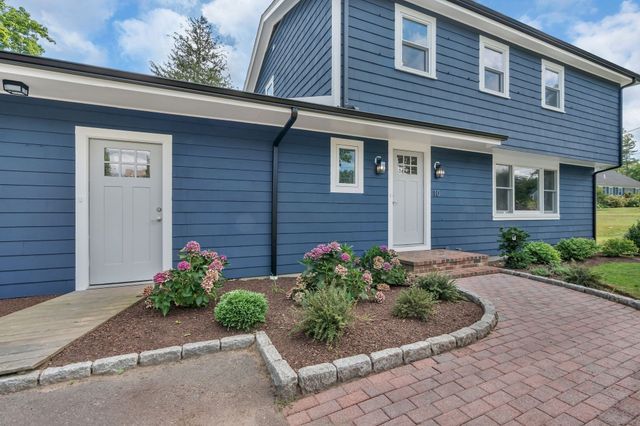10 Briggs Ln, Marion, MA 02738