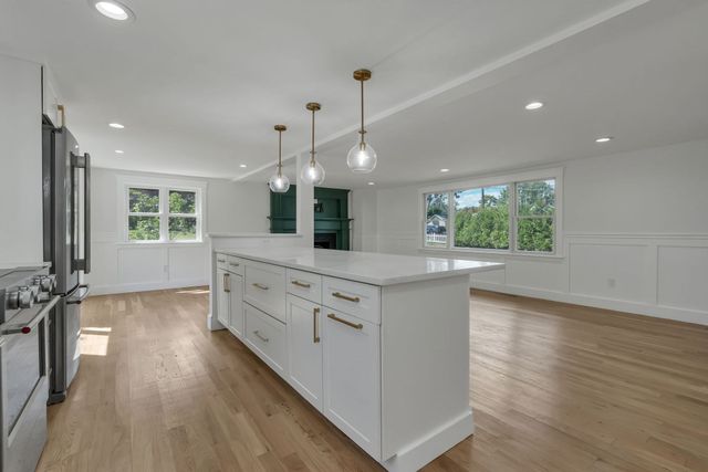 10 Briggs Ln, Marion, MA 02738