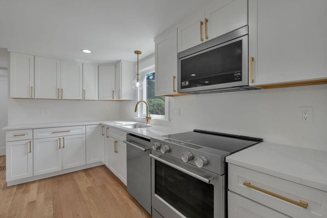 10 Briggs Ln, Marion, MA 02738