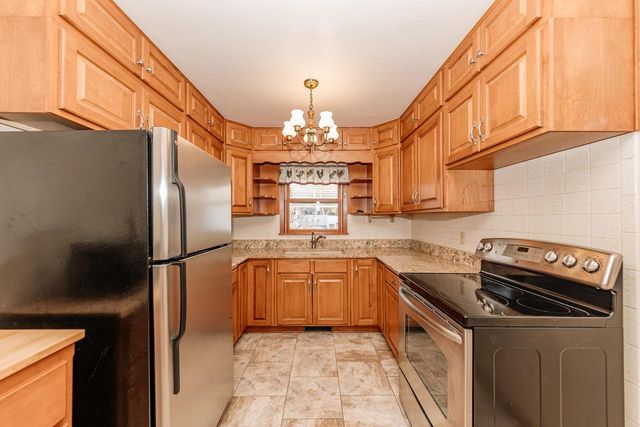 3276 S 69th STREET, Milwaukee, WI 53219