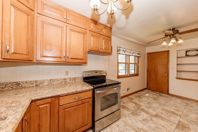 3276 S 69th STREET, Milwaukee, WI 53219