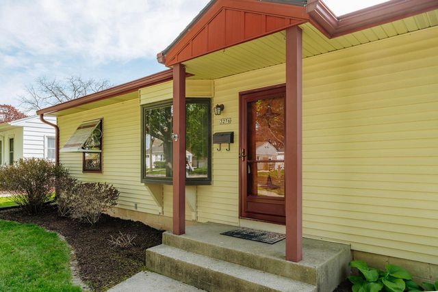 3276 S 69th STREET, Milwaukee, WI 53219