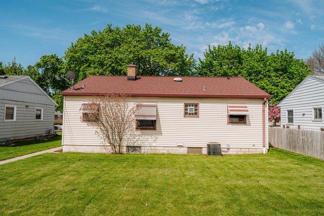 3276 S 69th STREET, Milwaukee, WI 53219