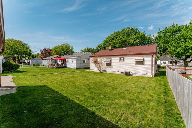 3276 S 69th STREET, Milwaukee, WI 53219