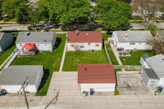 3276 S 69th STREET, Milwaukee, WI 53219