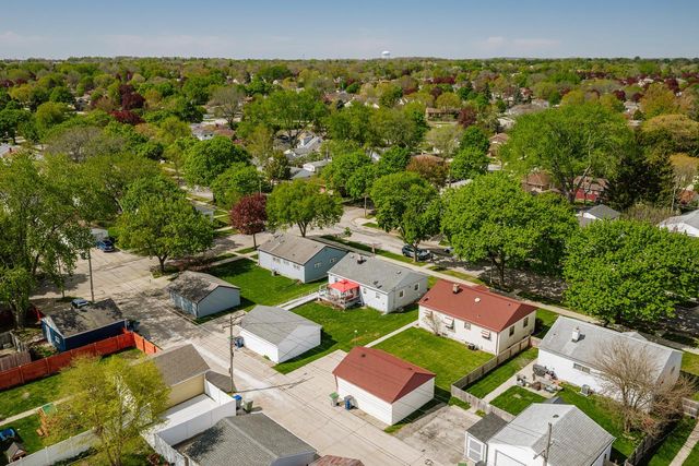 3276 S 69th STREET, Milwaukee, WI 53219