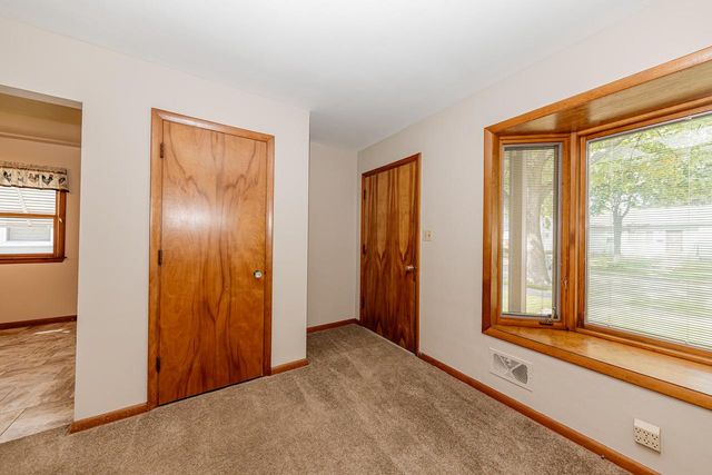 3276 S 69th STREET, Milwaukee, WI 53219