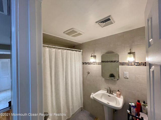 425 Sylvania Avenue Garage Apartment, Avon-by-the-sea, NJ 07717