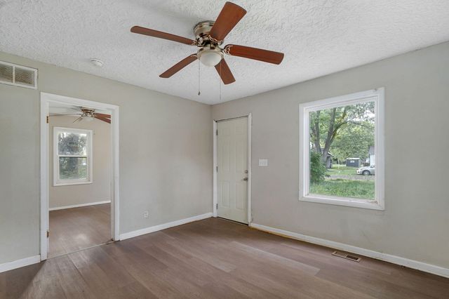 2540 W State Street, Springfield, MO 65802