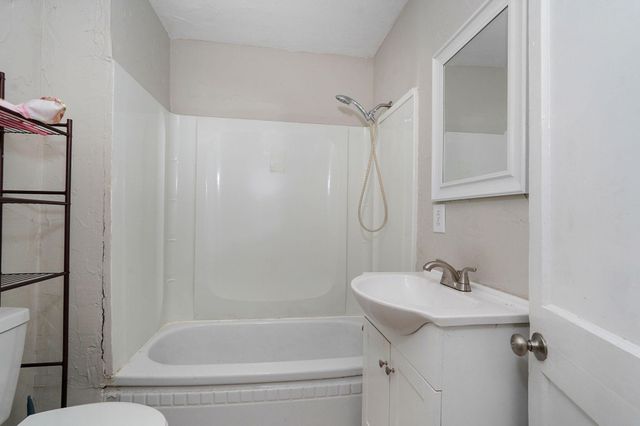 2540 W State Street, Springfield, MO 65802