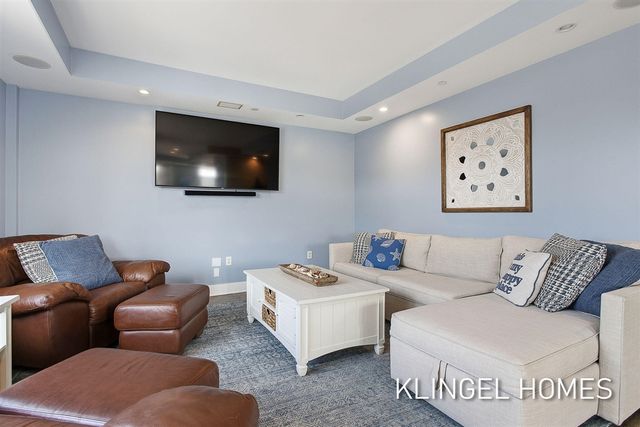 22 S Harbor Drive 202, Grand Haven, MI 49417