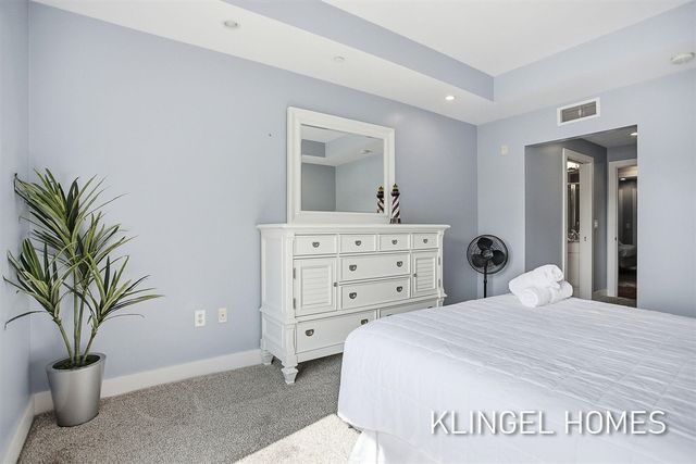 22 S Harbor Drive 202, Grand Haven, MI 49417