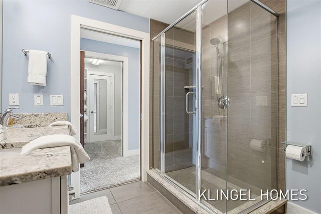 22 S Harbor Drive 202, Grand Haven, MI 49417
