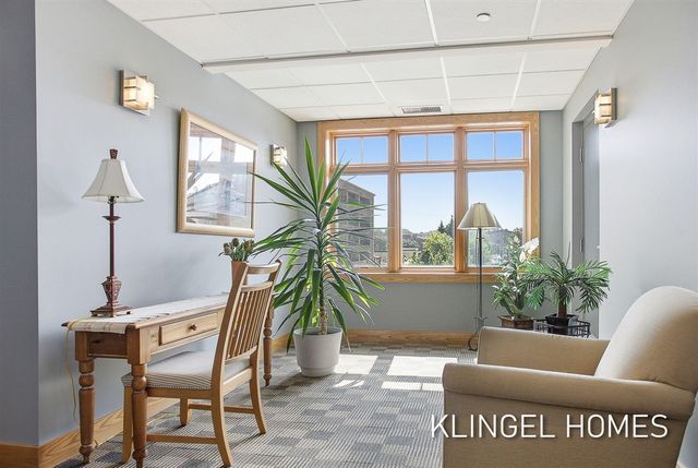 22 S Harbor Drive 202, Grand Haven, MI 49417