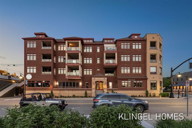 22 S Harbor Drive 202, Grand Haven, MI 49417
