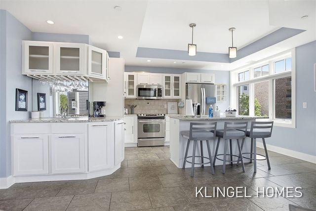 22 S Harbor Drive 202, Grand Haven, MI 49417
