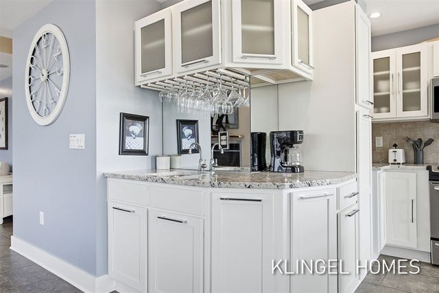 22 S Harbor Drive 202, Grand Haven, MI 49417