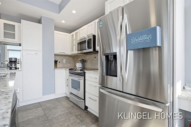 22 S Harbor Drive 202, Grand Haven, MI 49417