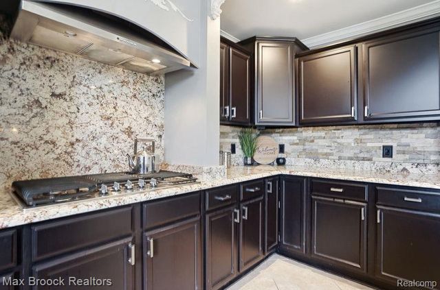 51141 Hook Drive, Macomb, MI 48042