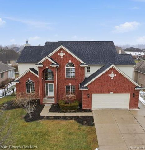 51141 Hook Drive, Macomb, MI 48042