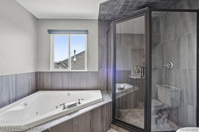 51141 Hook Drive, Macomb, MI 48042