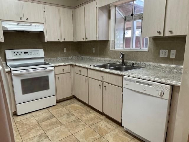 825 MARY FRANK COURT, Mount Dora, FL 32757