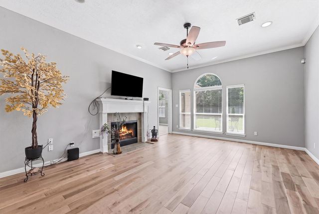 3504 Oak Landing, Conroe, TX 77304