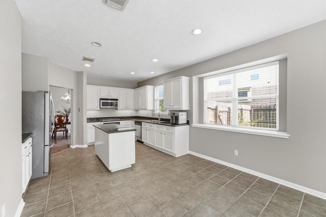 3504 Oak Landing, Conroe, TX 77304