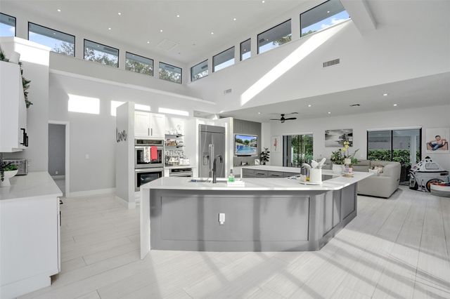 1712 Vestal Dr, Coral Springs, FL 33071