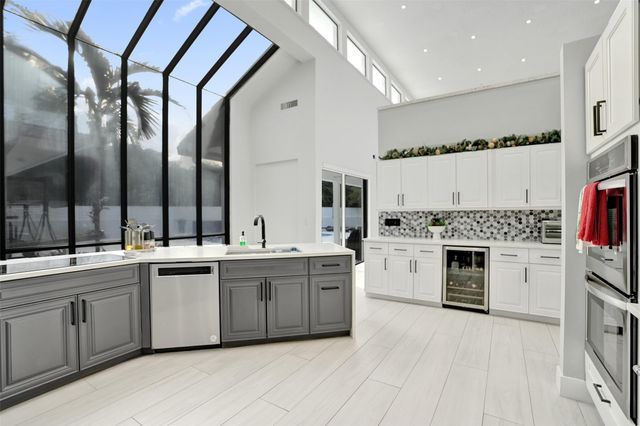 1712 Vestal Dr, Coral Springs, FL 33071