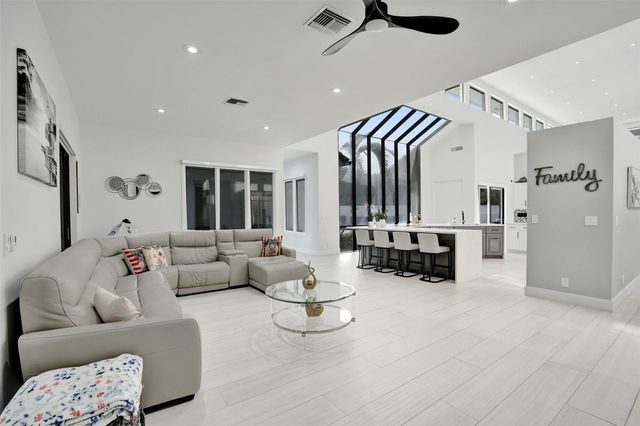 1712 Vestal Dr, Coral Springs, FL 33071