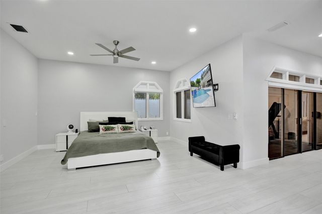 1712 Vestal Dr, Coral Springs, FL 33071