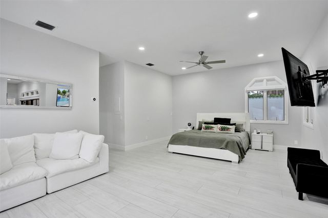 1712 Vestal Dr, Coral Springs, FL 33071